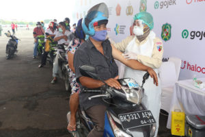 Kapolri dan Panglima TNI, Harapkan Proses Vaksinasi Drive Thru Berjalan Lancar