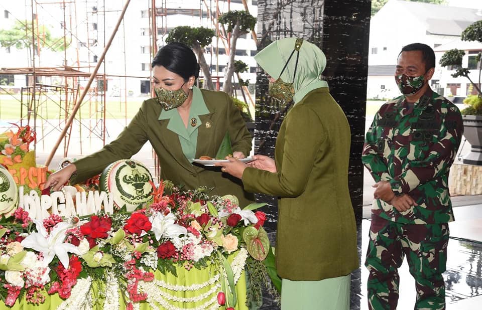 Hetty Andika Perkasa, Pimpin Acara Syukuran HUT ke-75 Persit KCK