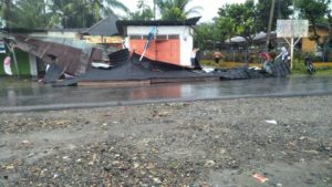 Hujan Deras dan Angin Kencang