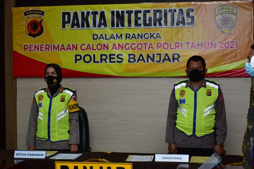 Kapolres Banjar, Ikuti Vidcon Pelaksanaan Fakta Integritas dan Pengambilan Sumpah