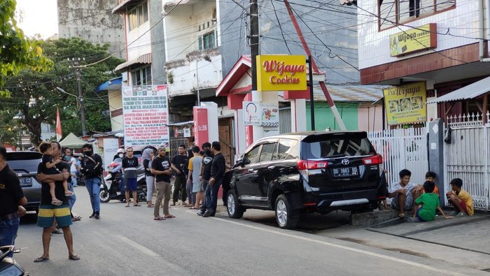 Densus 88 Geldah Bekas Markas FPI