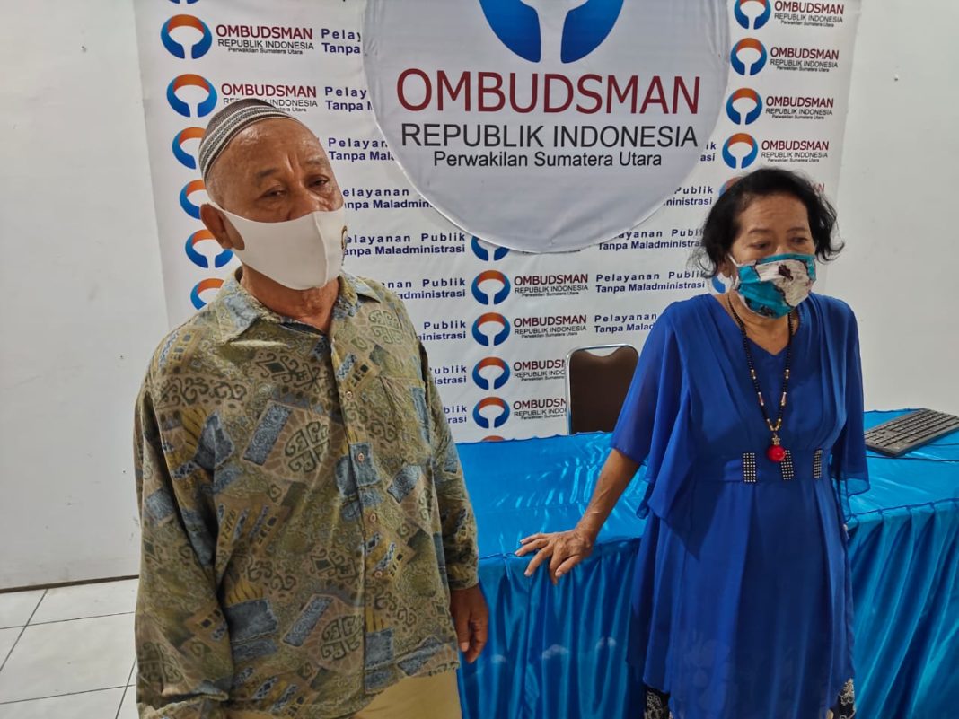 Nenek Halimah Menangis di Ombudsman