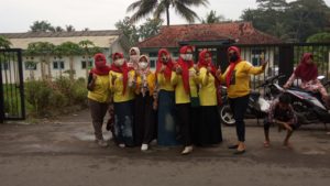 Komunitas Senam Ciparakan Bersatu, Bagi-bagi Takjil Gratis