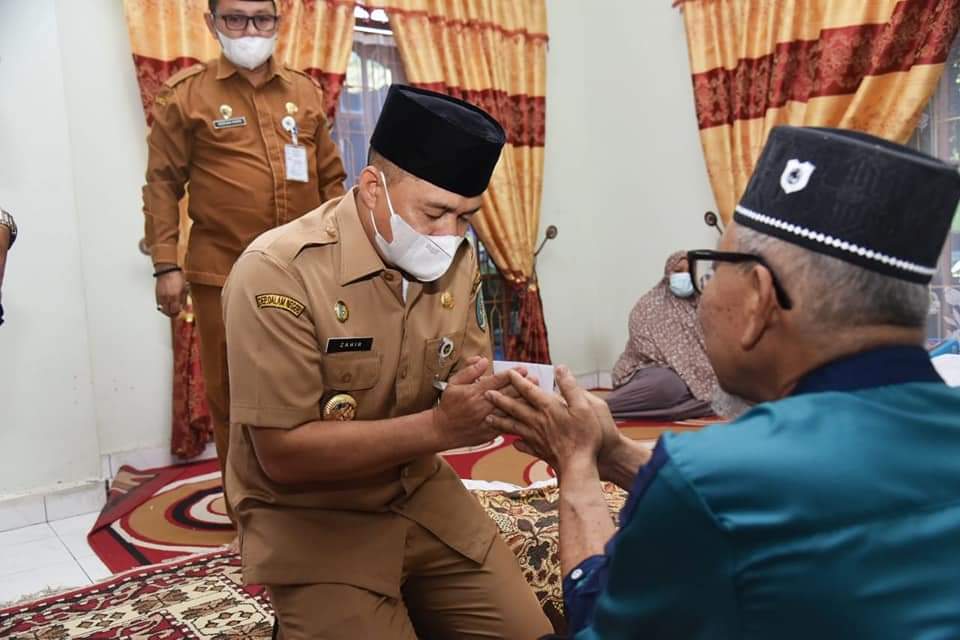 Bupati Zahir