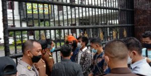 Mahasiswa Demo Kantor PLN Wilayah Sumut  