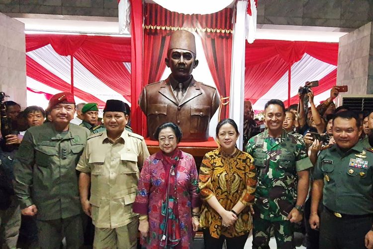 Menhan Prabowo Resmikan Patung Soekarno