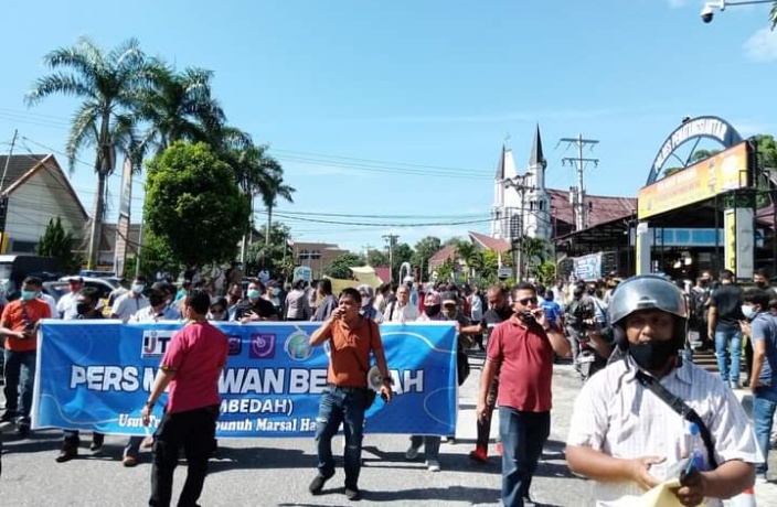 Ratusan Jurnalis Turun ke Jalan