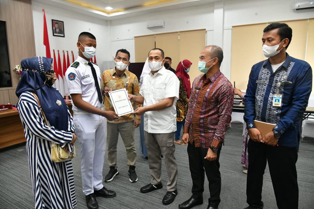 Bupati Lepas Paskibraka Provsu