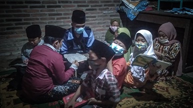 Mahasiswa KKN UIN Walisongo