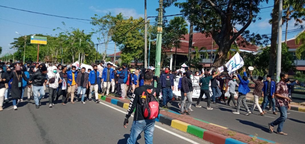 Tolak Perpanjangan PPKM Darurat
