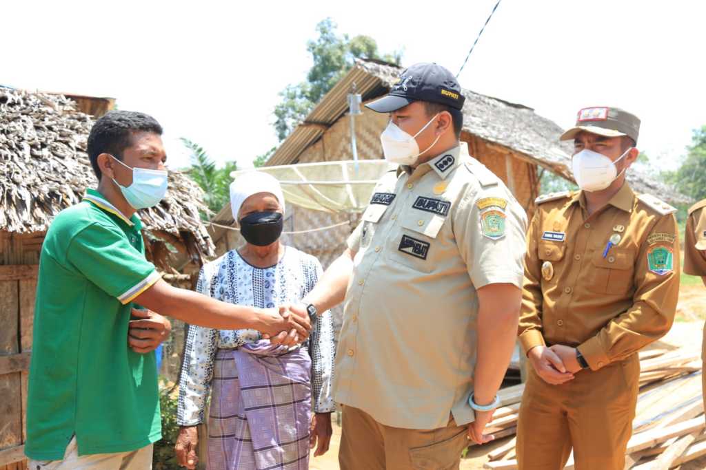 Bupati Labura