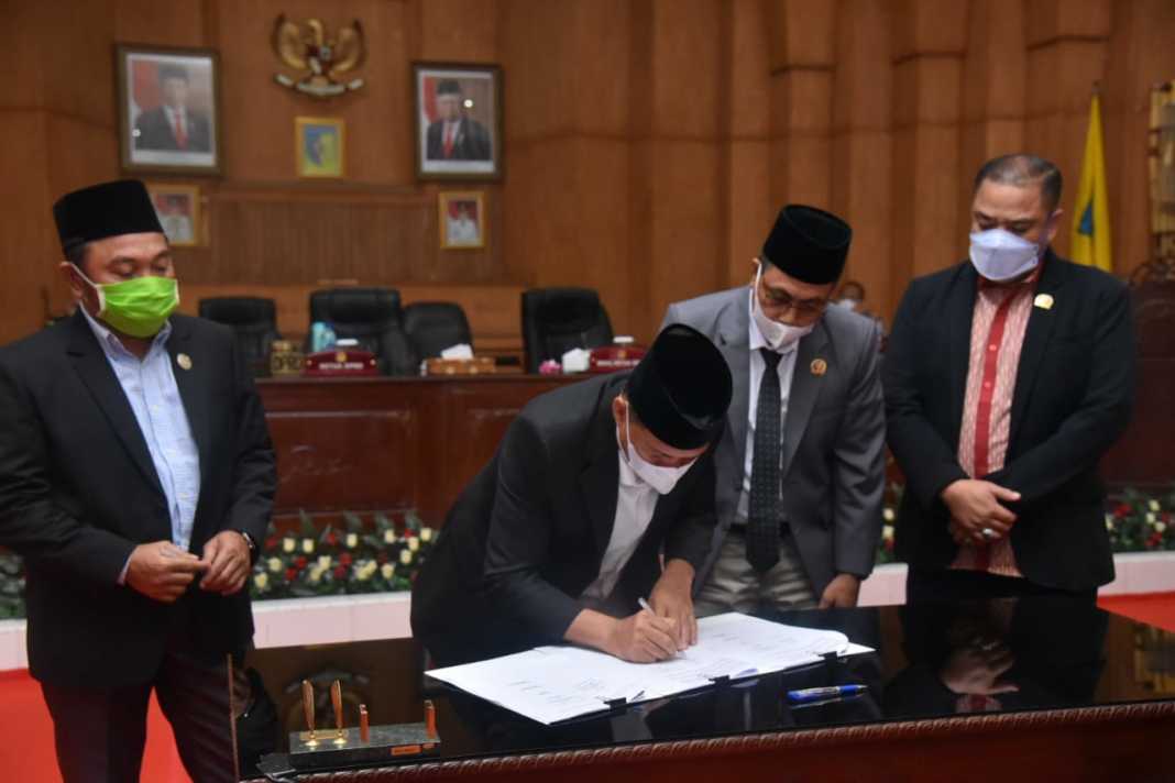 Bupati Zahir