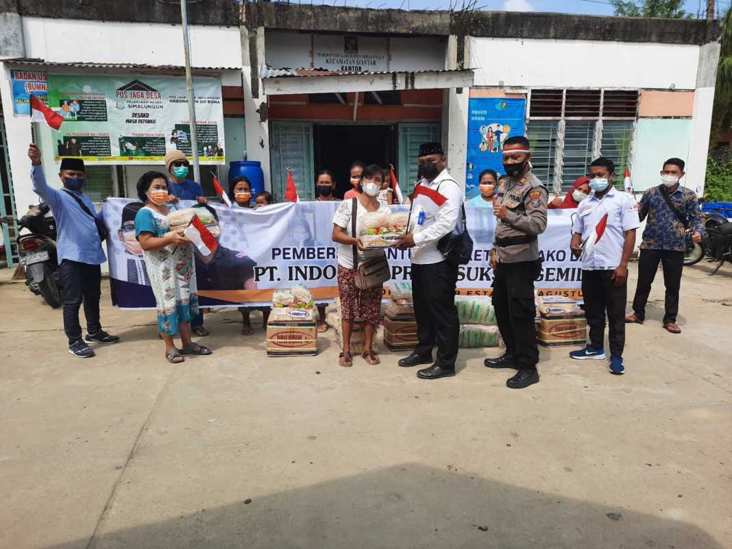 PT Indorasaprima Sukses Gemilang Bagikan Paket Sembako