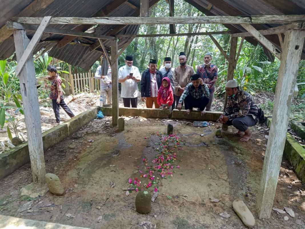 ISNU Ziarah Kemakam Para Ulama Langkat