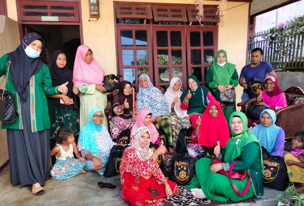 MD KAHMI Dan Forhati Salur Paket Sembako Kabareskrim Polri di Kota Padangsidimpuan