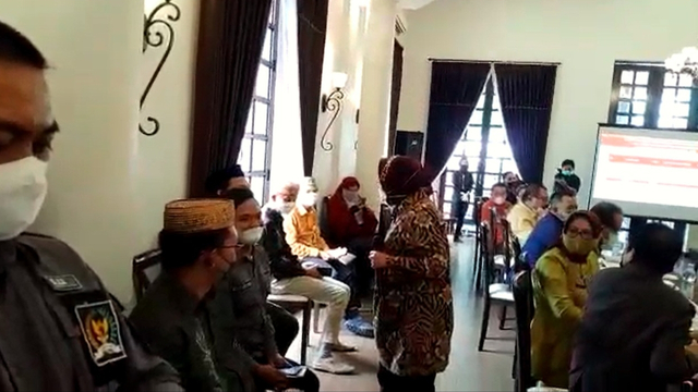 Risma Perlu Beristirahat ke Pantai