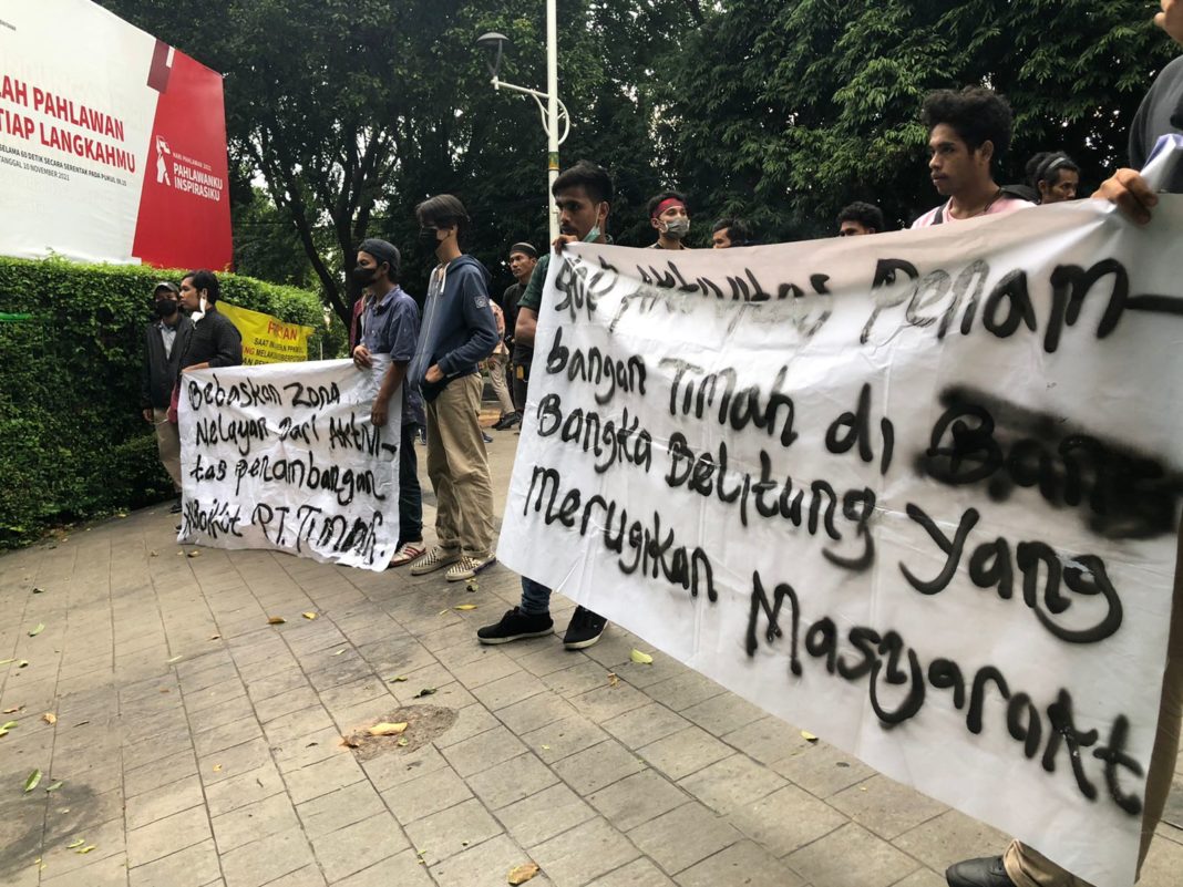 KMPPI Gelar Aksi di Kantor PT Timah dan Kementerian LHK