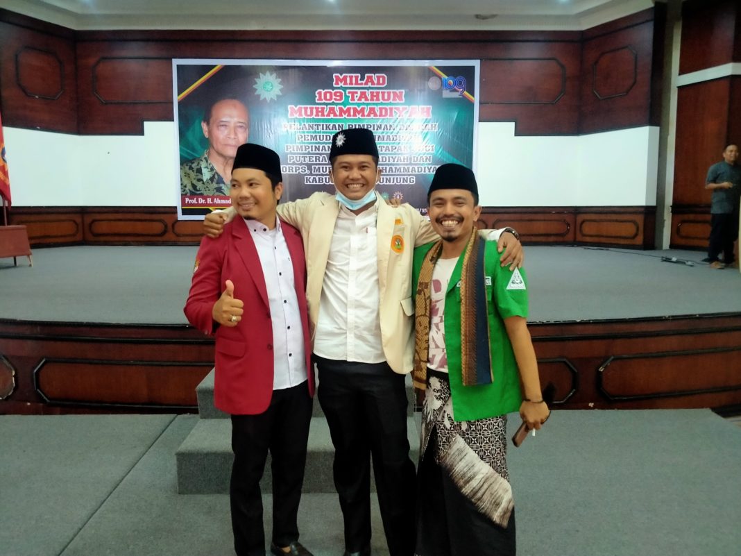 Gus Lur : Kepakkan Dua Sayap Burung Garuda Di Ranah Lansek Manih