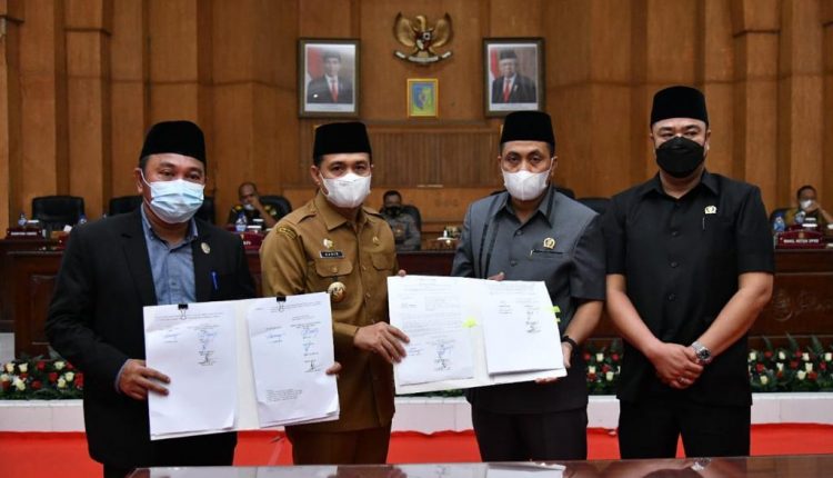DPRD Batubara Sepakati Ranperda 2022, Bupati Zahir