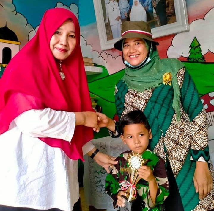 Sosok Guru yang Progresif Nurdianah