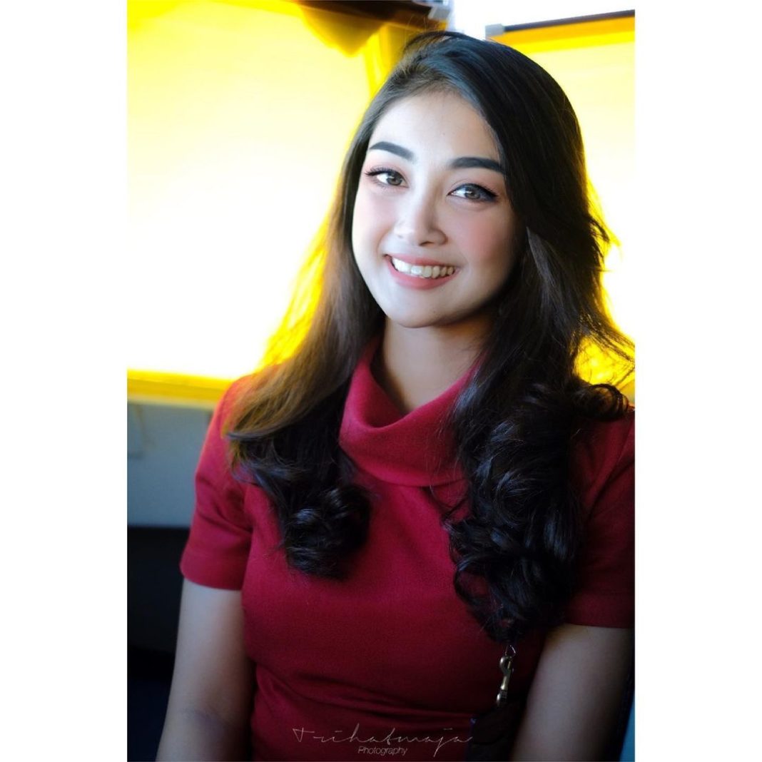 Kisah Pramugari Cantik Asal Jember Bernama Nurlita Ramadhani