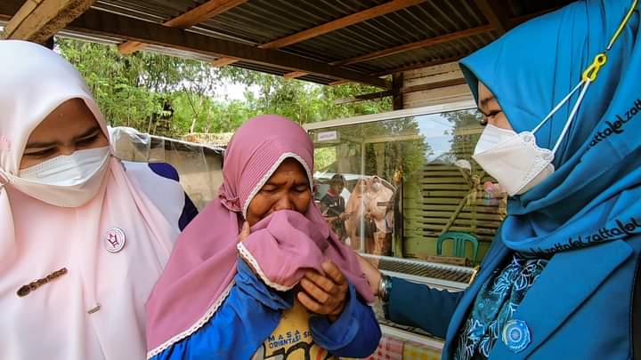 Hari Ibu dan HUT Dharma Wanita, TP-PKK Bersama GOW dan DWP Kabupaten Sijunjung Gelar Bakti Sosial