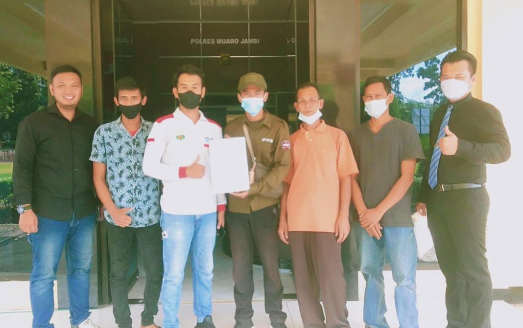 Mencari Perlindungan Hukum