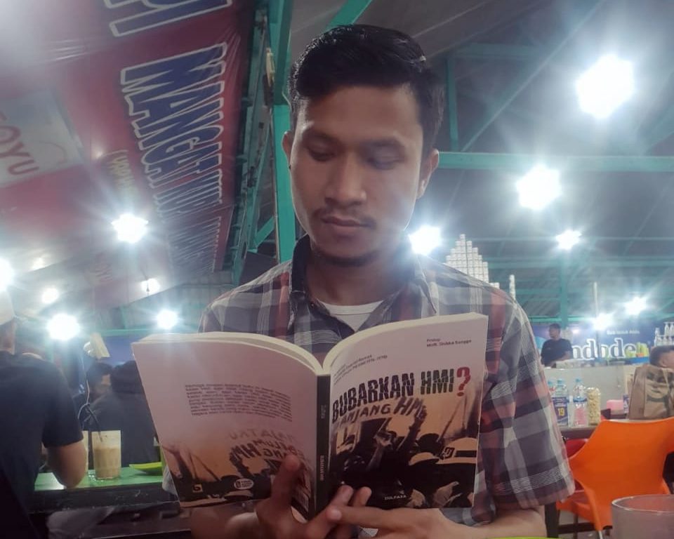 Refleksi Pemikiran Bubarkan HMI Karya Zulfata