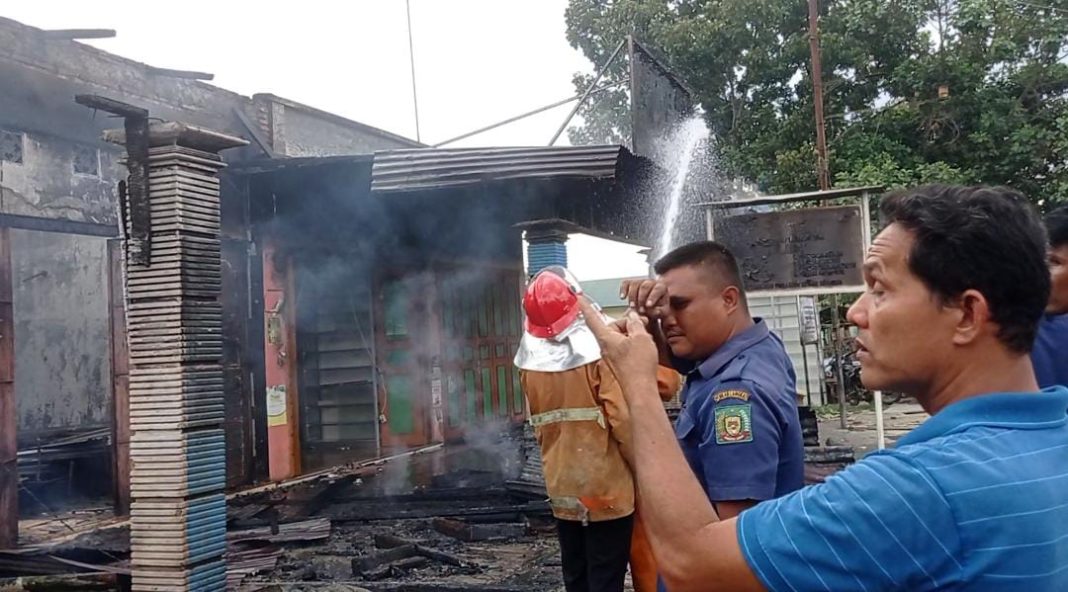 4 Kios Di Batang Serangan Ludes Terbakar
