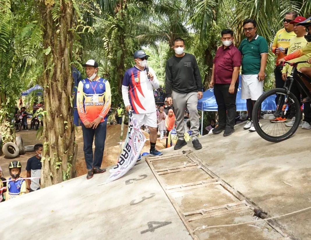 Bupati Zahir Buka Latihan Bersama Club Sepeda MTB dan BMX