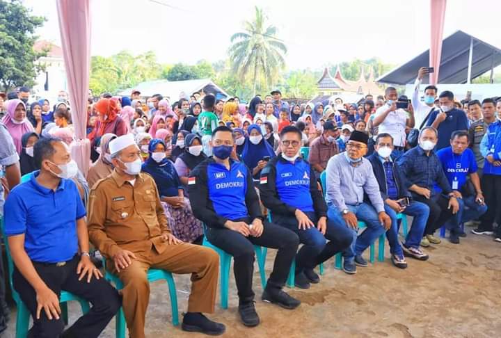 AHY Kunjungi Korban Gempa Pasbar
