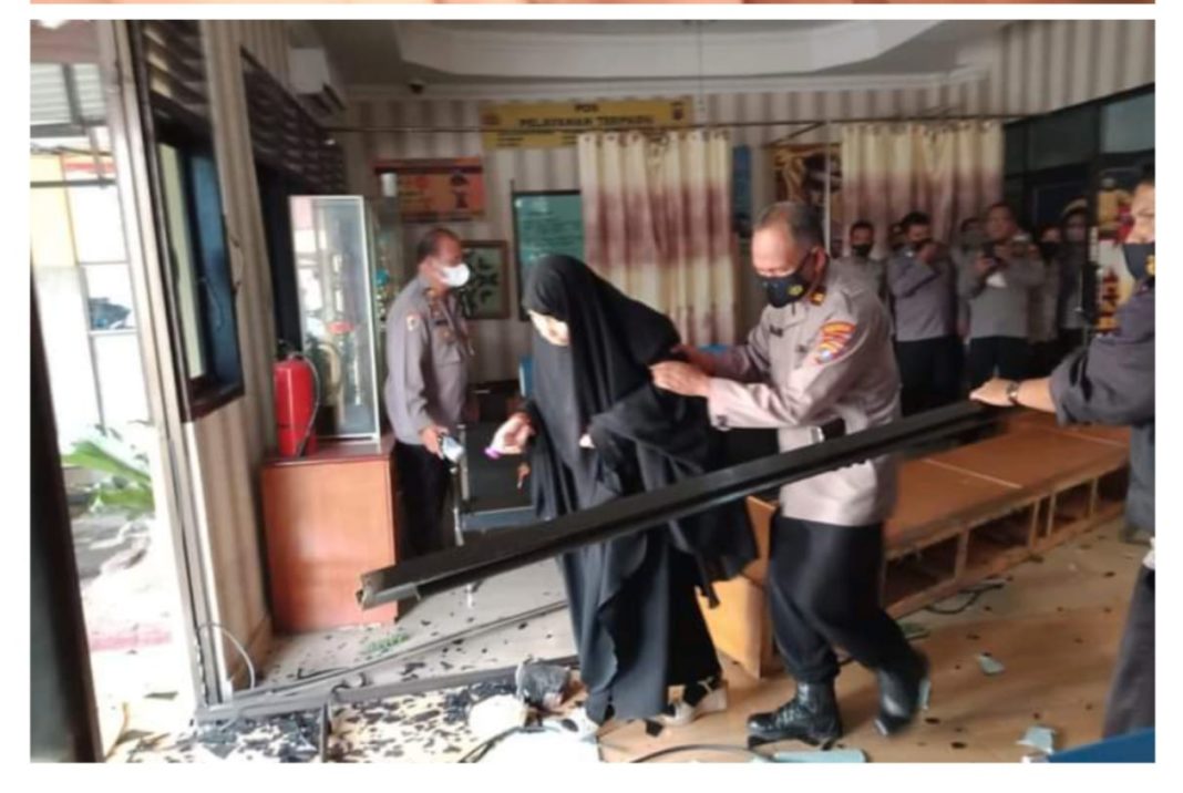 Wanita Pengendara Motor Tabrak Ruang SPKT Polres Pematangsiantar