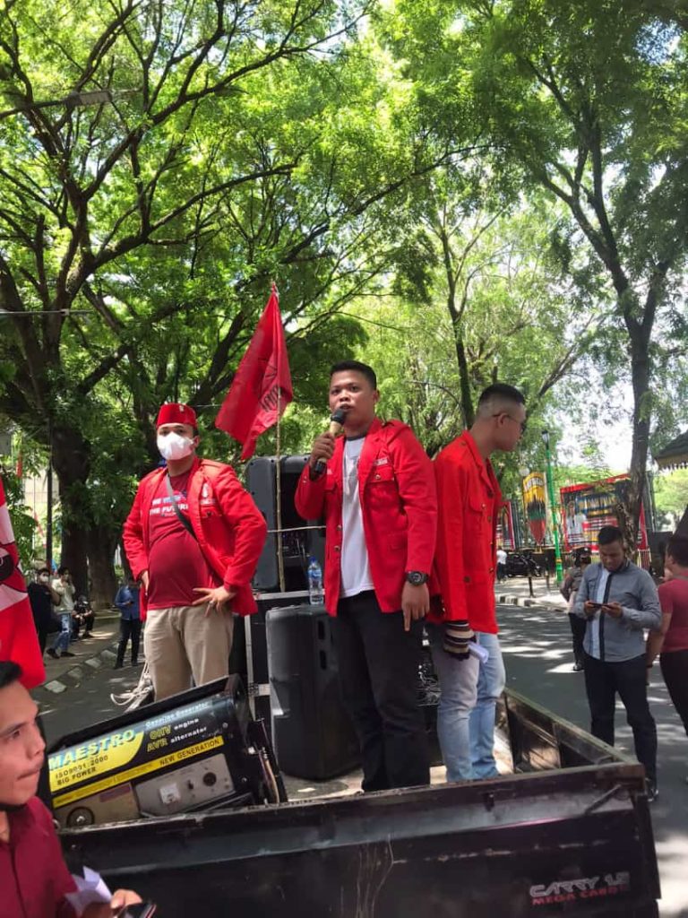 Aksi di Gedung DPRD Sumut