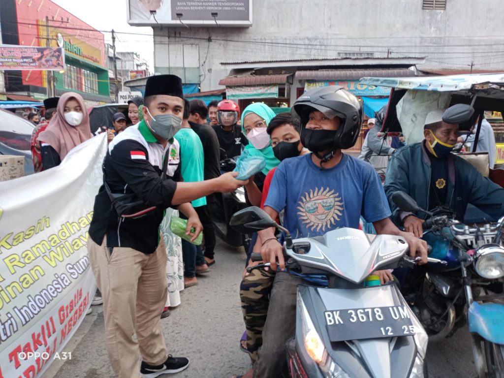 Foksi Sumut Berbagi 1000 Nasi Kotak dan Takjil di Bulan Ramadhan