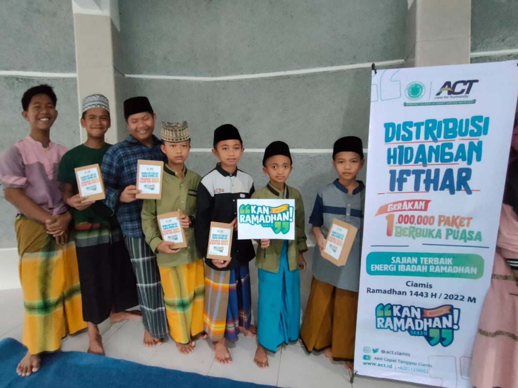 Paket Makanan Ifthar Gratis di Panti Yatim Manarul Ulum