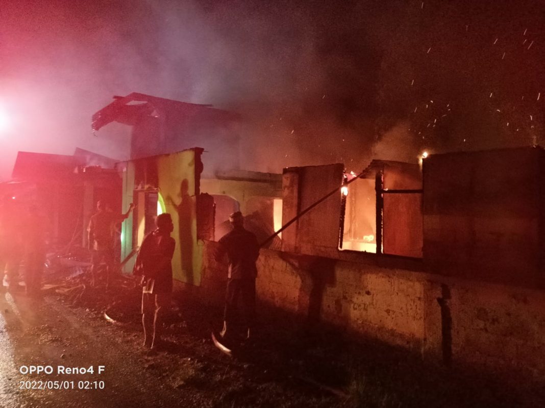 Satu Rumah dan Dua Bangunan Sekolah Di Nagari Bukit Bual
