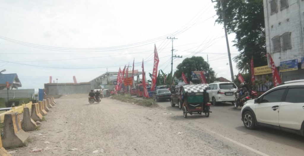 Jalan Medan-Banda Aceh di Stabat Langkat Macet
