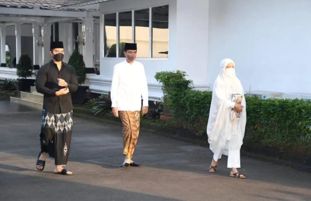 Jokowi Salat Idul Fitri di Istana Kepresidenan Yogyakarta