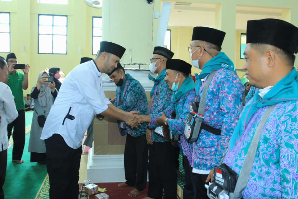 Bupati Benny Dwifa Lepas Keberangkatan 71 Orang Jamaah Calon Haji Kabupaten Sijunjung