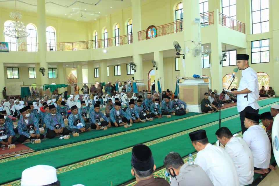 Bupati Benny Dwifa Lepas Keberangkatan 71 Orang Jamaah Calon Haji Kabupaten Sijunjung