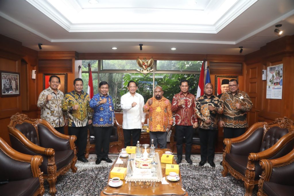 Gubernur Papua Temui Mendagri