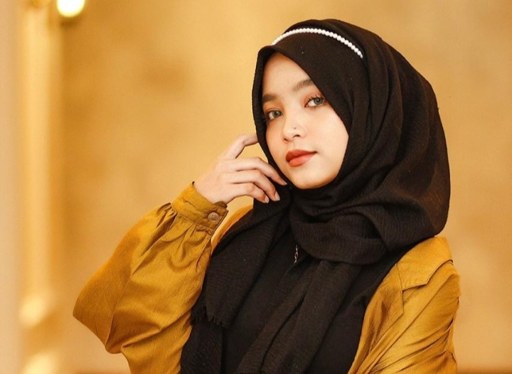 Mengenal Isna Anggitasari, Mahasiswi Perbankan Kembangkan Platform Sosial Media