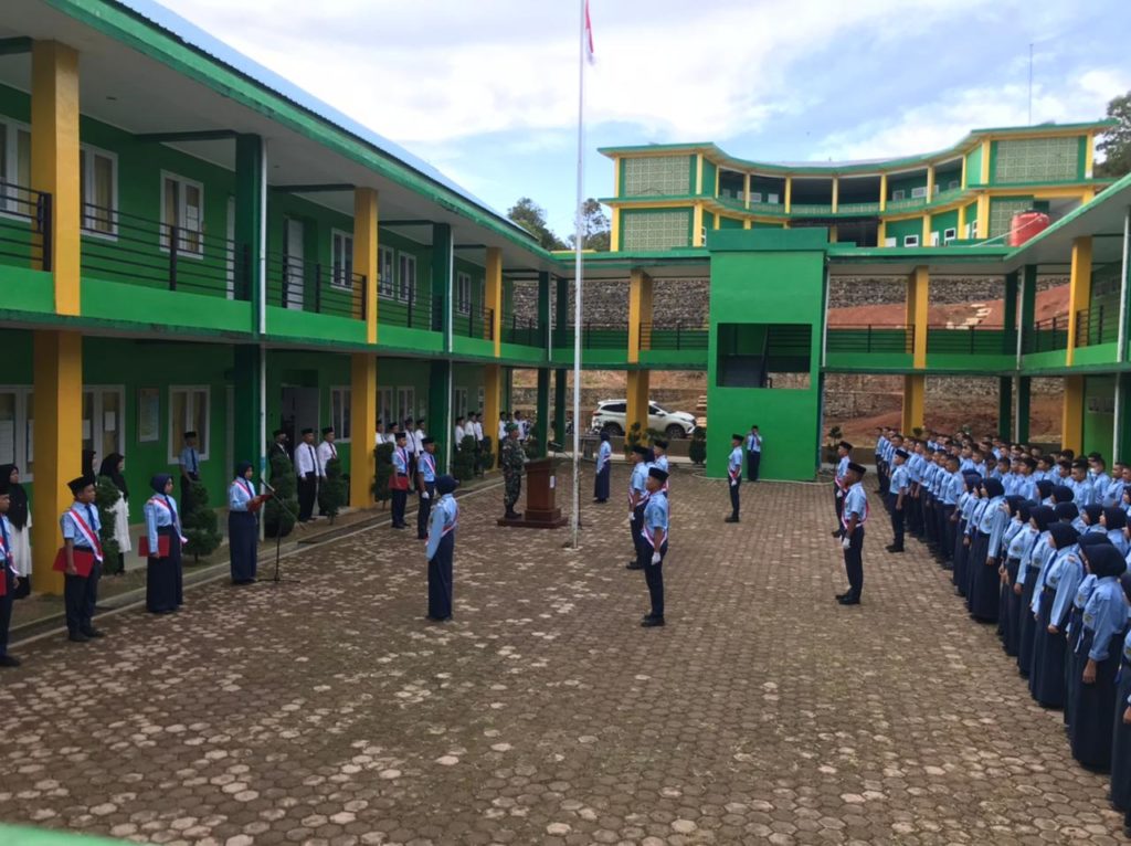  Inspektur Upacara Bendera di MAN IC Tapsel