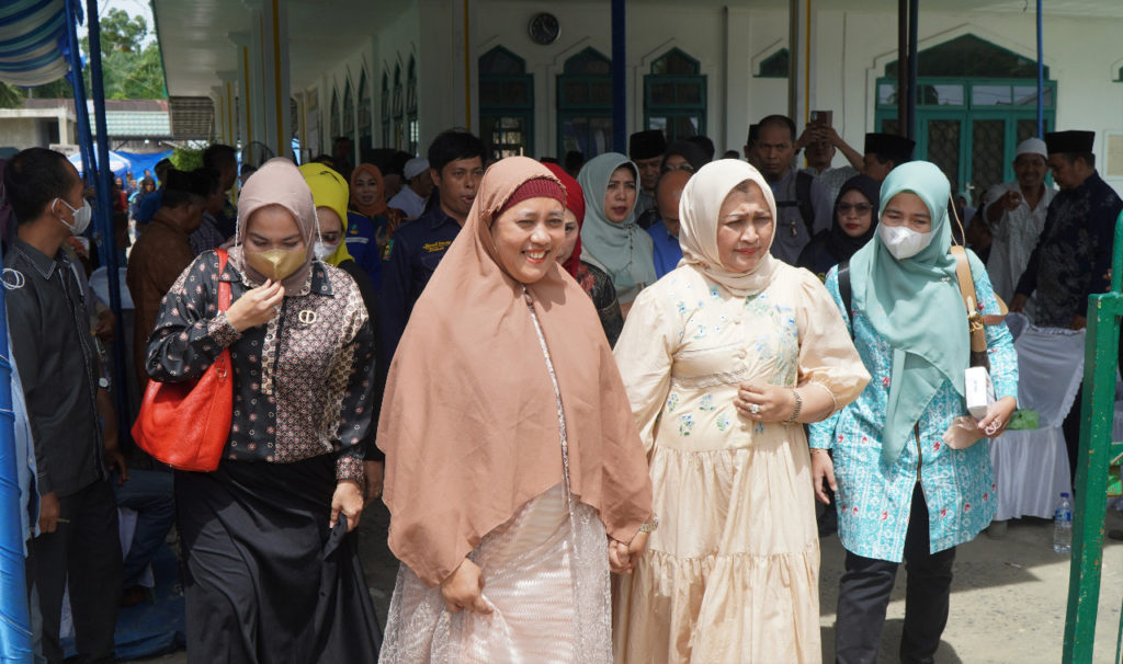 Plt Ketua TP PKK Langkat dan Nawal Lubis