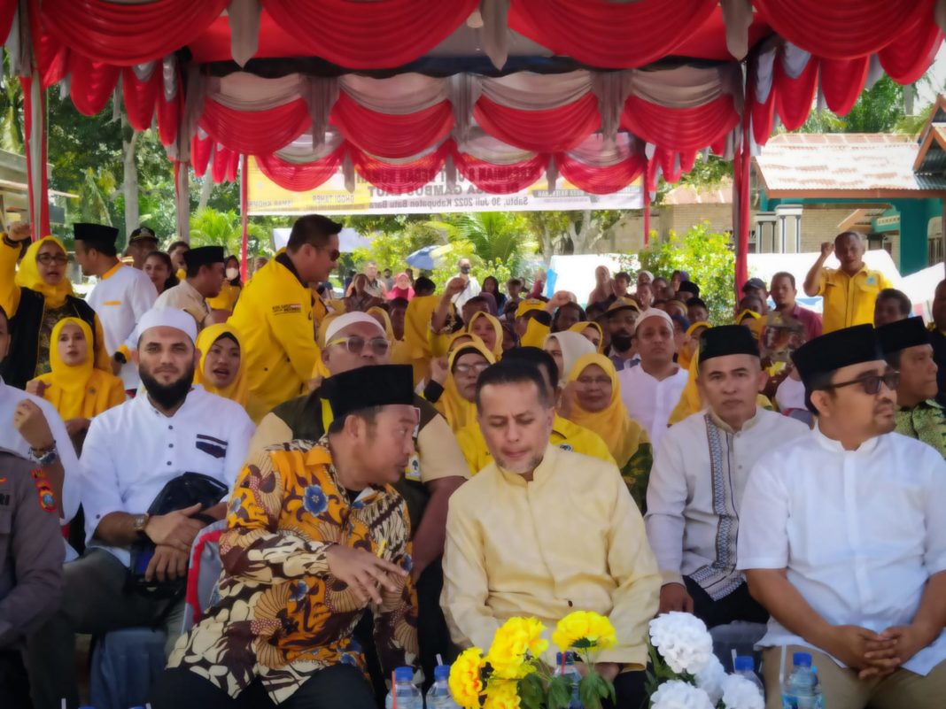 Berkunjung Ke Kampung Halaman, Ijeck Resmikan Bedah Rumah Dan Janji Akan Bantu 8 Rumah Lagi