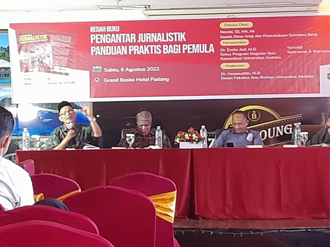 Bedah Buku Pengantar Jurnalistik