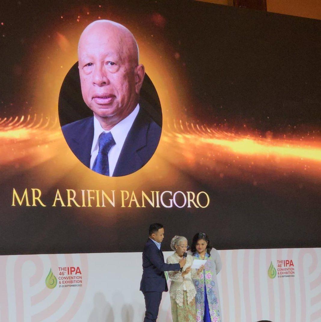 Alm Arifin Panigoro