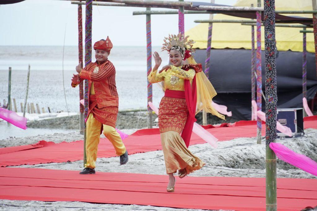 Bupati Zahir Kenalkan Batu Bara Fashion Week ke Kancah Nasional Hingga Internasional
