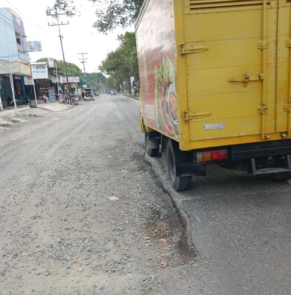 Jalan Rusak di Langkat