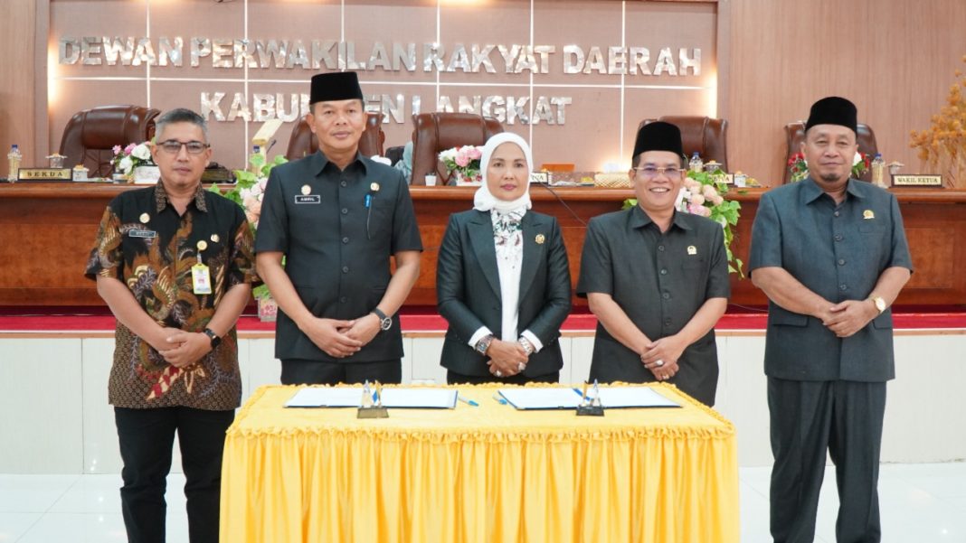 Rapat Paripurna DPRD Langkat